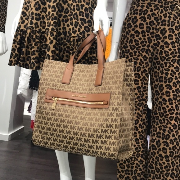 Michael Kors MK Jacquard Large Kenly tote bag - Picture 8 of 9